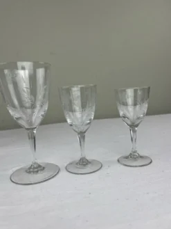 Service de verres gravés anciens