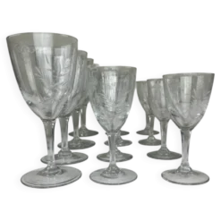 Service de verres gravés anciens