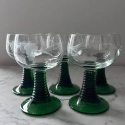 Service de 5 verres Roemer gravés