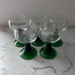 Service de 5 verres Roemer gravés