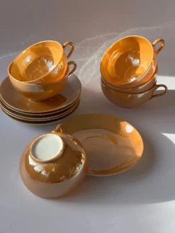 Service en porcelaine irisé