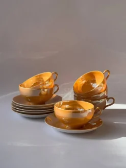 Service en porcelaine irisé