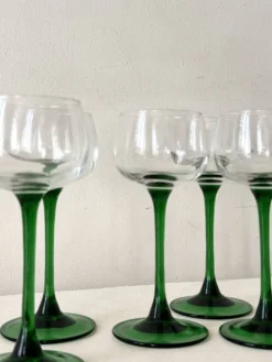 Service francais verres à vin en verre vert bouteille, Alsace 1970