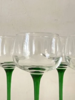 Service francais verres à vin en verre vert bouteille, Alsace 1970
