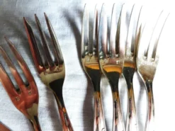 Service à gâteaux métal argenté / 12 fourchettes et pelle à gâteaux argent
