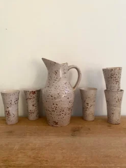 Service à orangeade en grès moucheté signé Farah, Vallauris années 1960-70