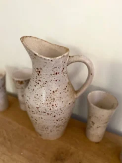 Service à orangeade en grès moucheté signé Farah, Vallauris années 1960-70