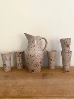 Service à orangeade en grès moucheté signé Farah, Vallauris années 1960-70