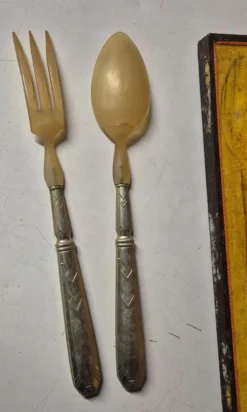 Service salade vintage métal argenté & bakélite 28cm coffret ancien