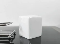 Service à sel et poivre vintage – Céramique blanche et métal chromé