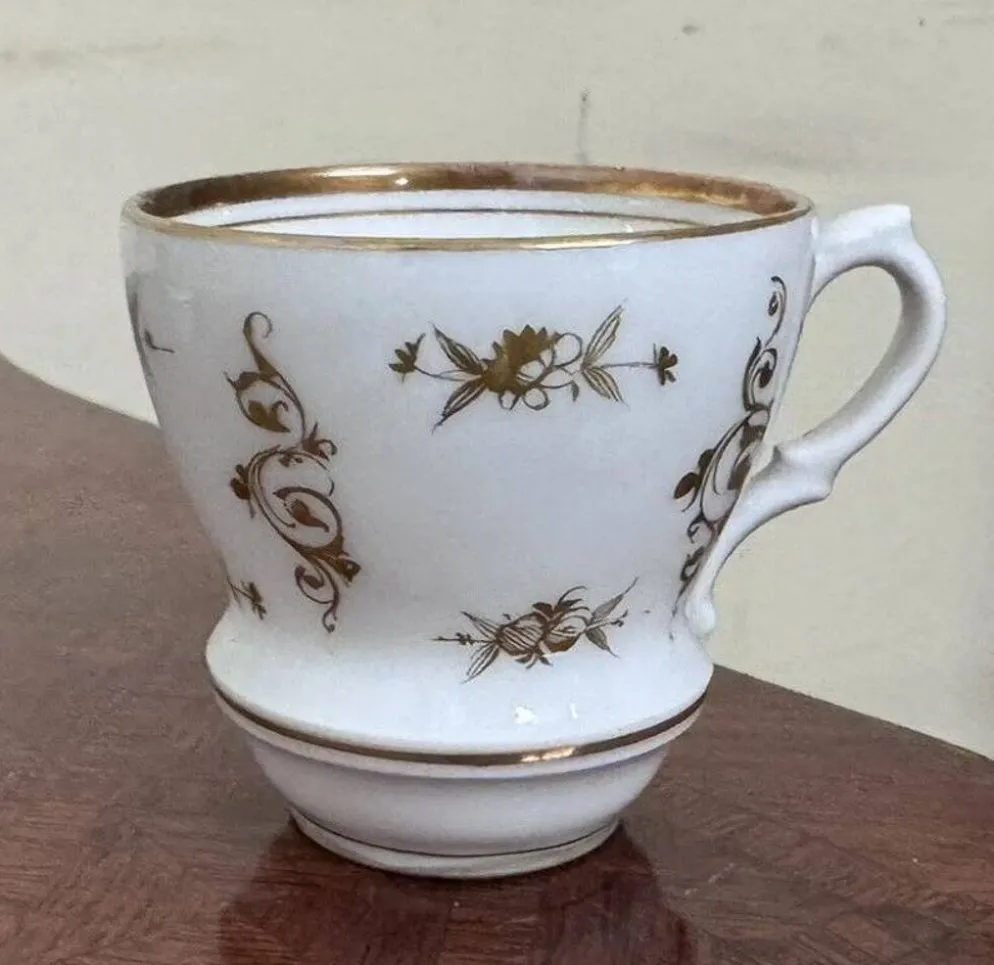 Service à thé / café en porcelaine de Limoges – Maison Giraud, décor or – X