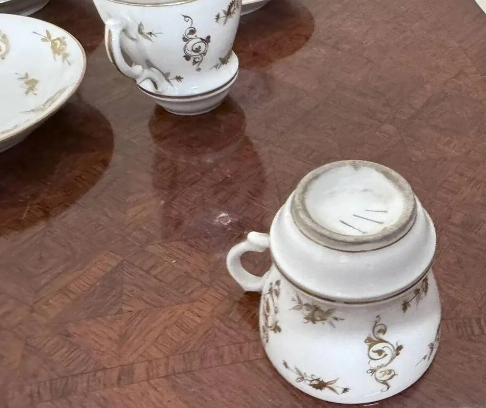 Service à thé / café en porcelaine de Limoges – Maison Giraud, décor or – X
