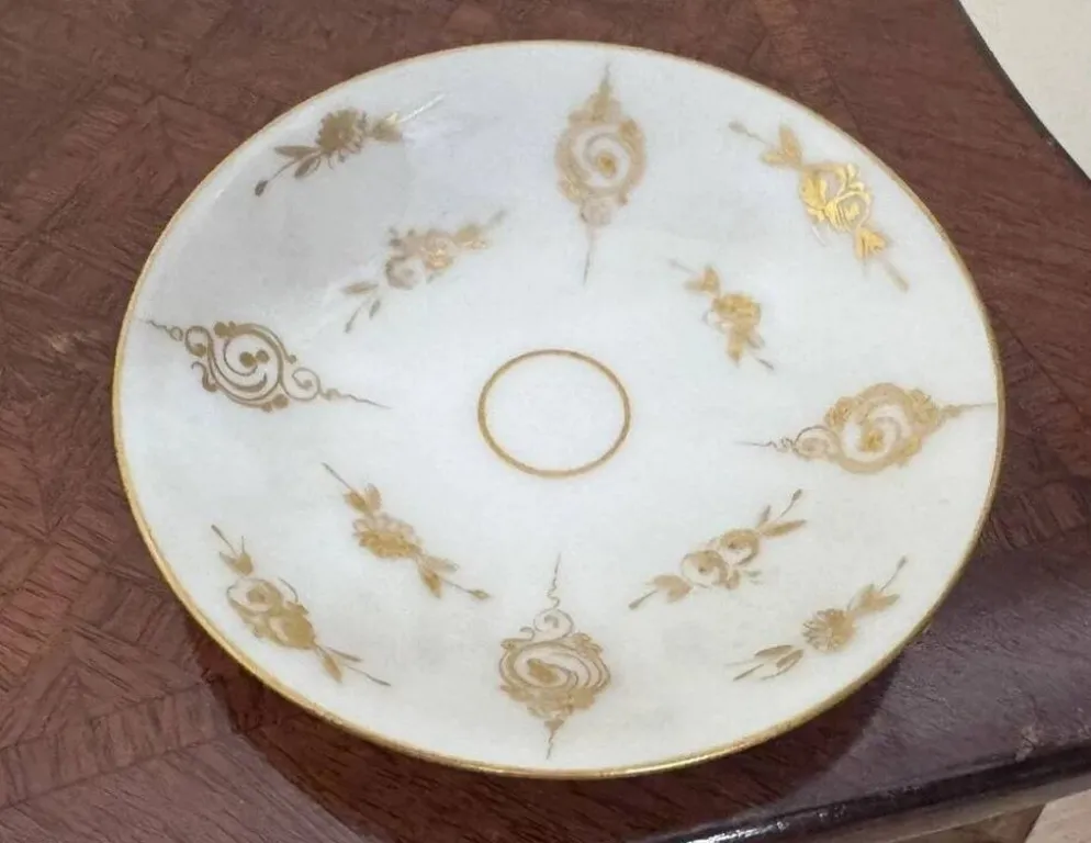 Service à thé / café en porcelaine de Limoges – Maison Giraud, décor or – X