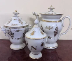 Service à thé / café en porcelaine de Limoges – Maison Giraud, décor or – X