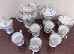 Service à thé / café en porcelaine de Limoges – Maison Giraud, décor or – X