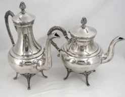 Service thé café 4 pièces en métal argenté style Louis XVI Rubans, très bon état