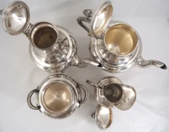 Service thé café 4 pièces en métal argenté style Louis XVI Rubans, très bon état