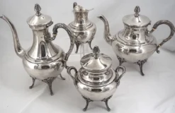 Service thé café 4 pièces en métal argenté style Louis XVI Rubans, très bon état