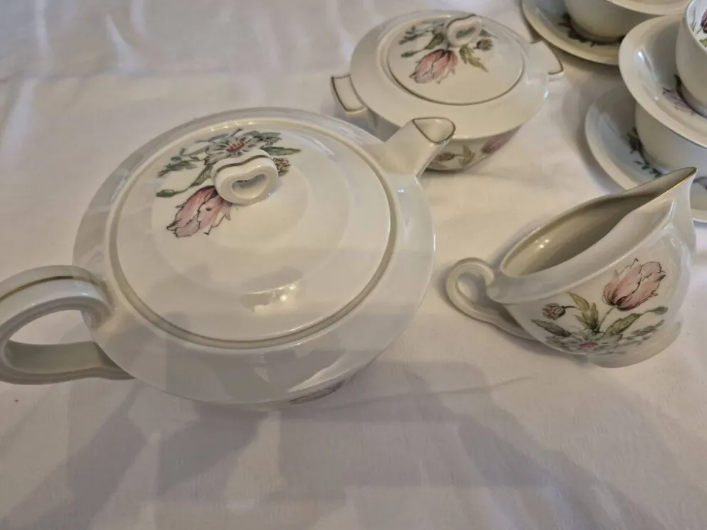 Service à thé / café porcelaine de Limoges Théodore Havilland et signé Sola