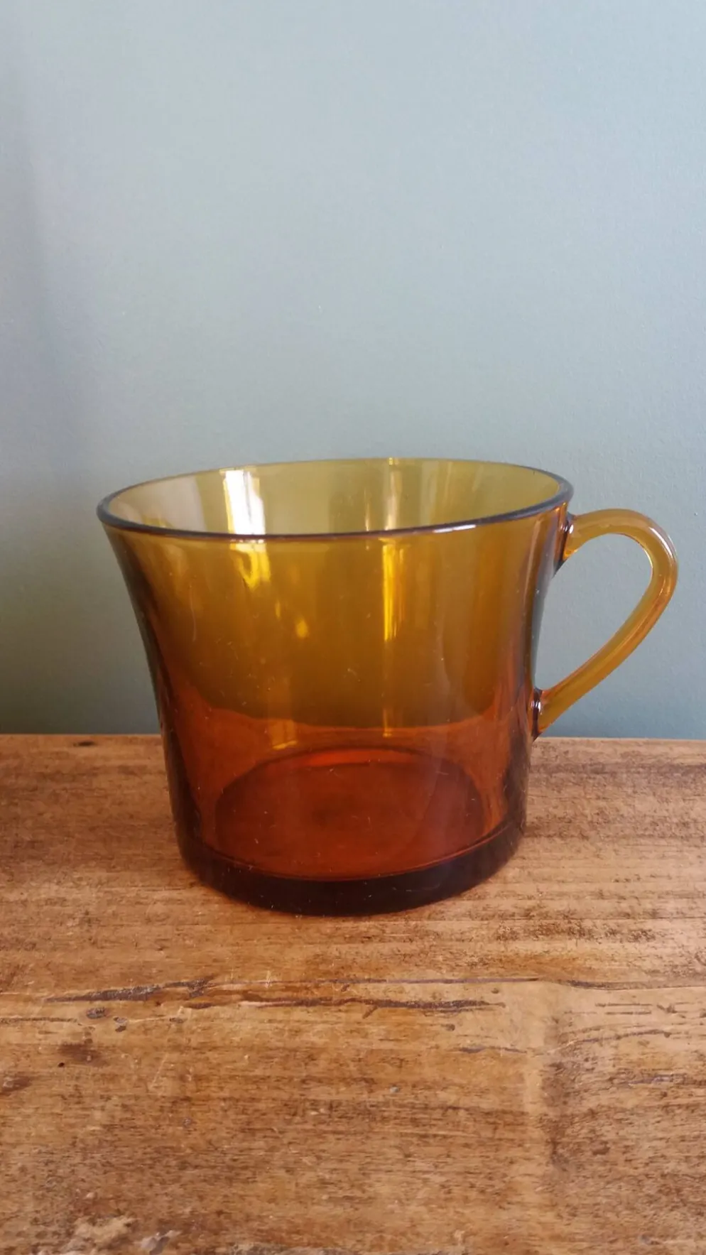 Service à thé Duralex, 6 grandes tasses et soucoupes en verre ambré
