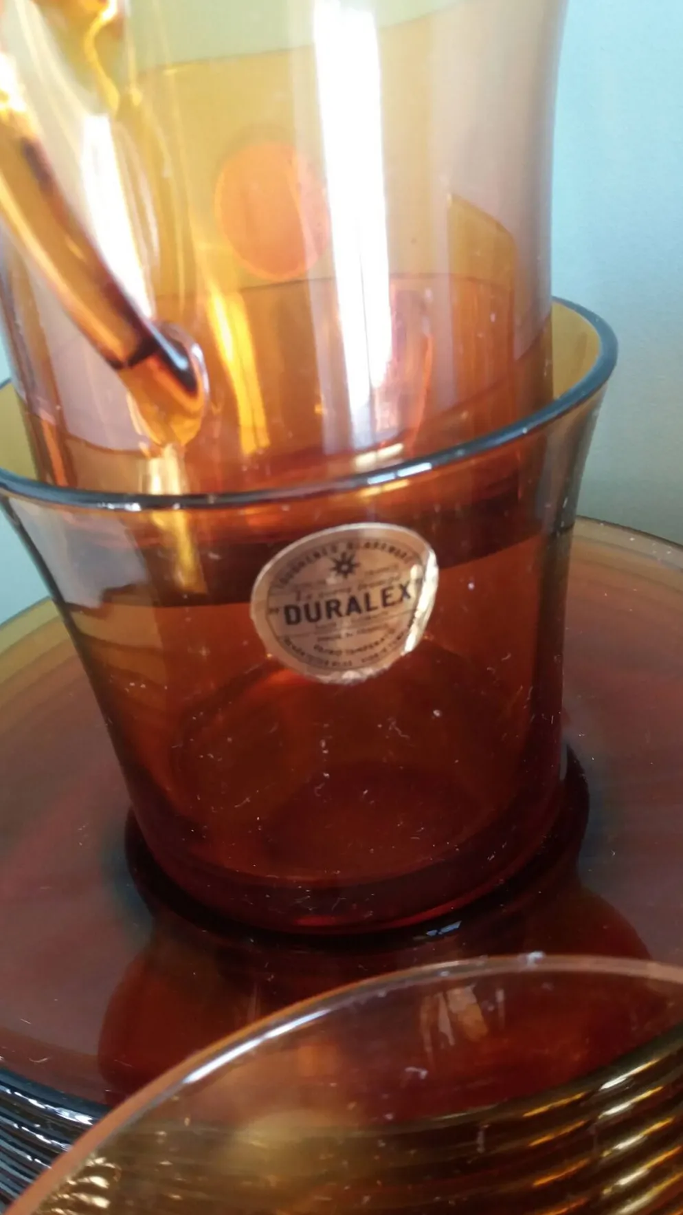 Service à thé Duralex, 6 grandes tasses et soucoupes en verre ambré