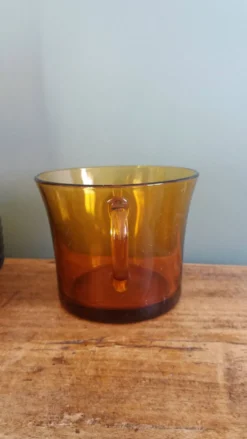 Service à thé Duralex, 6 grandes tasses et soucoupes en verre ambré