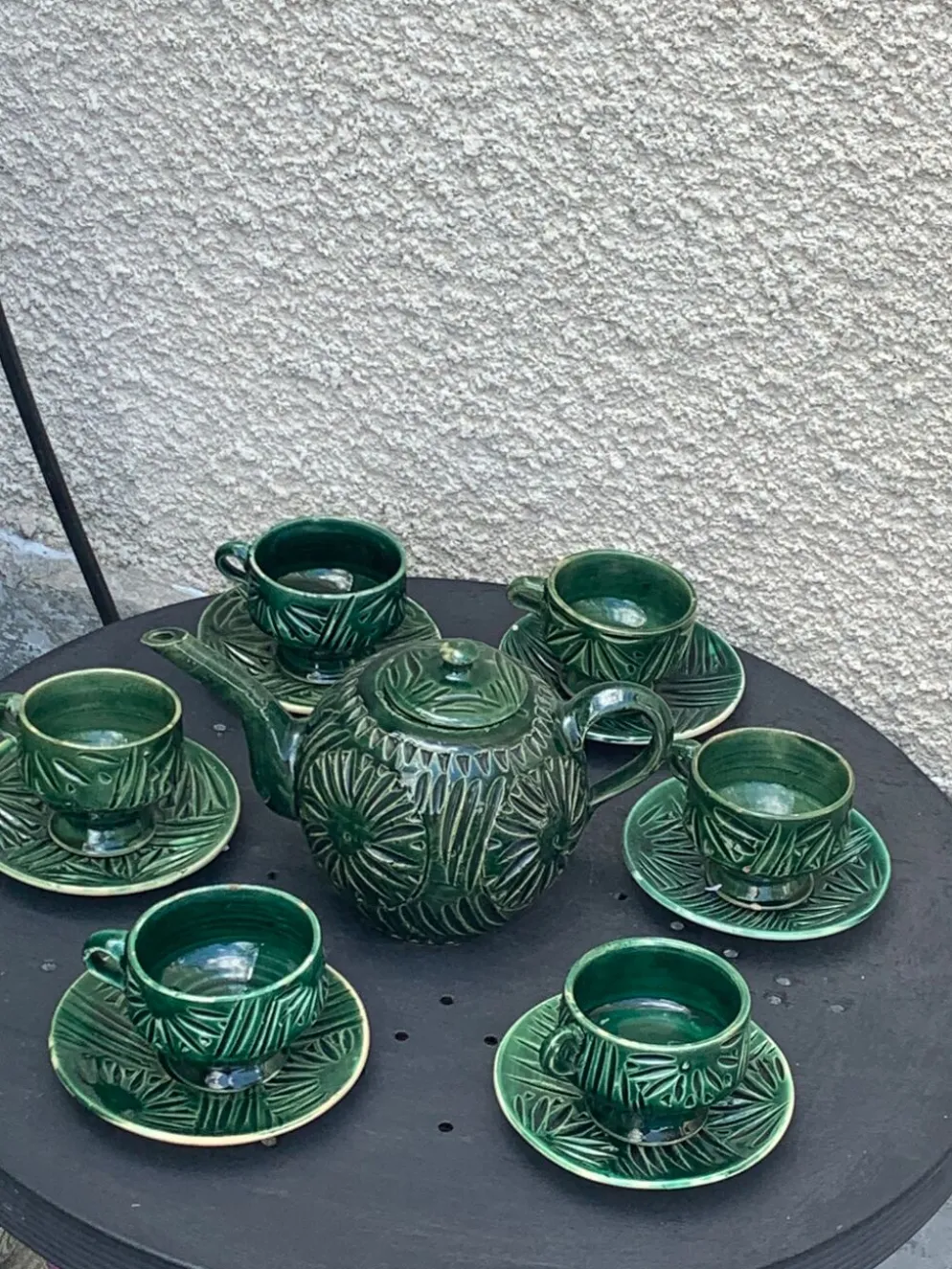 Service à the en céramique émaillée vert ciselé et vintage