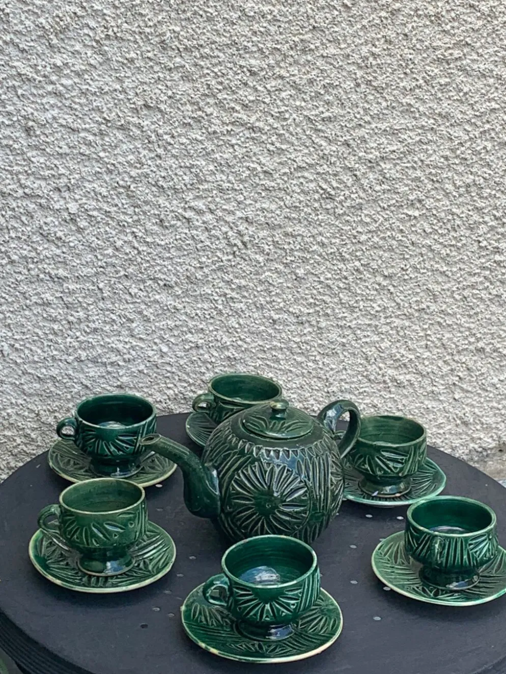 Service à the en céramique émaillée vert ciselé et vintage