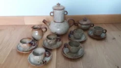 Service à thé ou café en grès de Puisaye signé Jean-Pierre Prud’homme