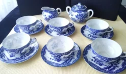 Service à thé ou café en porcelaine du Japon