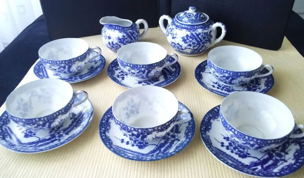 Service à thé ou café en porcelaine du Japon