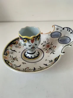 Service à œuf Géo Martel Desvres n°1687 – décor Lambrequin
