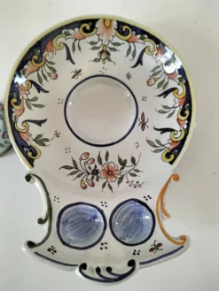 Service à œuf Géo Martel Desvres n°1687 – décor Lambrequin