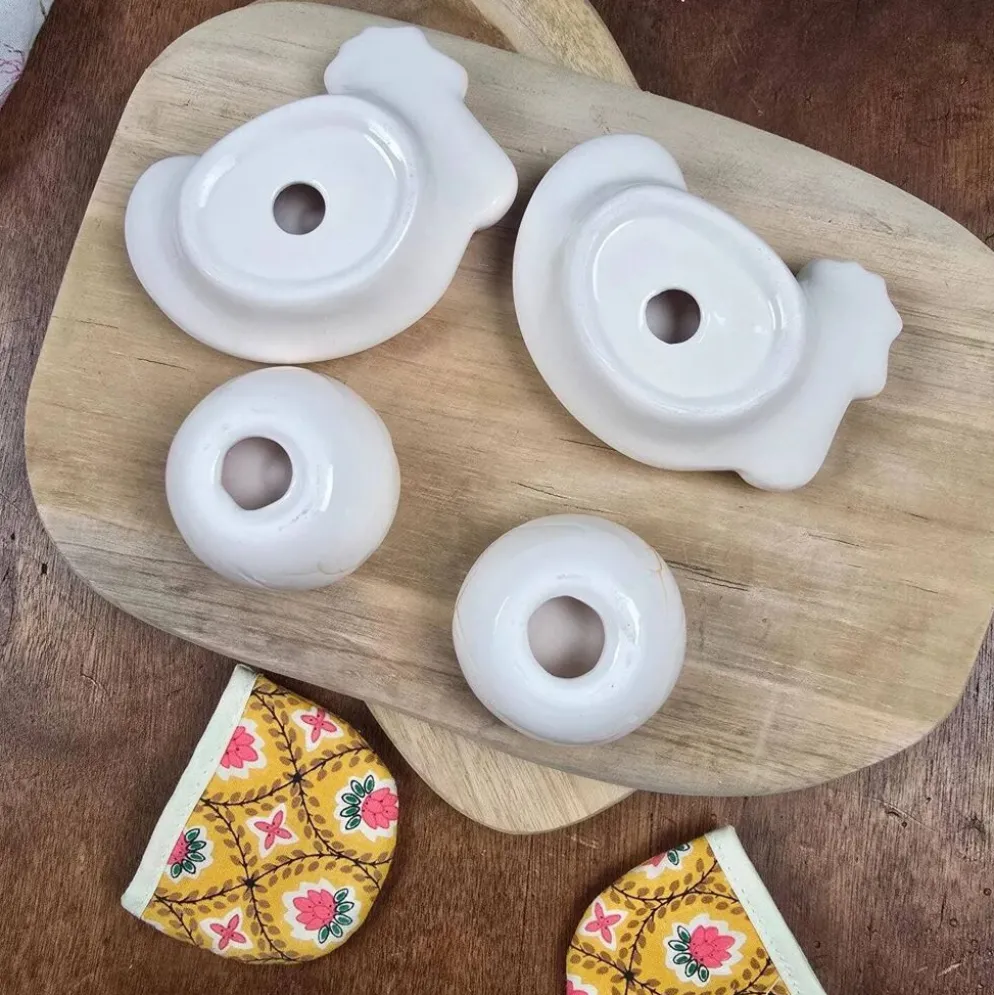 Service à œufs vintage pour 2 : Coquetiers poules & coquilles + bonnets en tissu