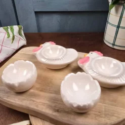 Service à œufs vintage pour 2 : Coquetiers poules & coquilles + bonnets en tissu