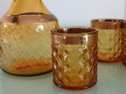 Service vintage Bormioli Rocco – carafe et 5 verres ambrés