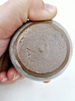Service vintage en grès émaillé avec 6 petits bols et un sucrier ou saucier
