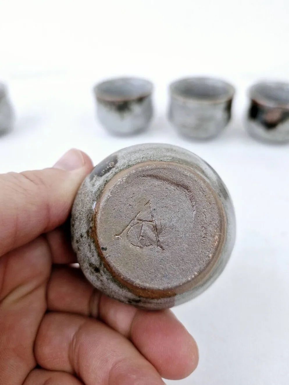 Service vintage en grès émaillé avec 6 petits bols et un sucrier ou saucier
