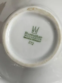Serviteur compartimenté, forme feuillage, porcelaine, Bavaria