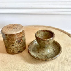 Set coquetier et godet en grès pyrité