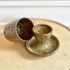 Set coquetier et godet en grès pyrité