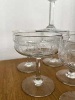 Set 6 coupes champagne gravées Louis XVI