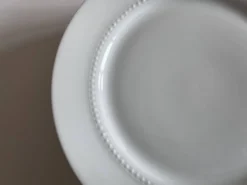Set de 6 assiette plates perles néoclassiques porcelaine blanche Bareuther.