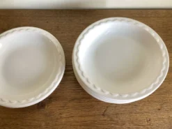 Set de 8 assiettes creuses Festons de Pierre Motton pour Gien 1970
