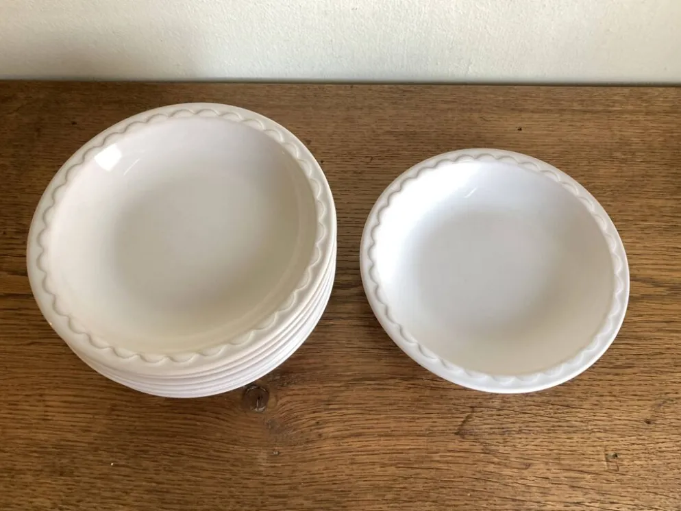 Set de 8 assiettes creuses Festons de Pierre Motton pour Gien 1970