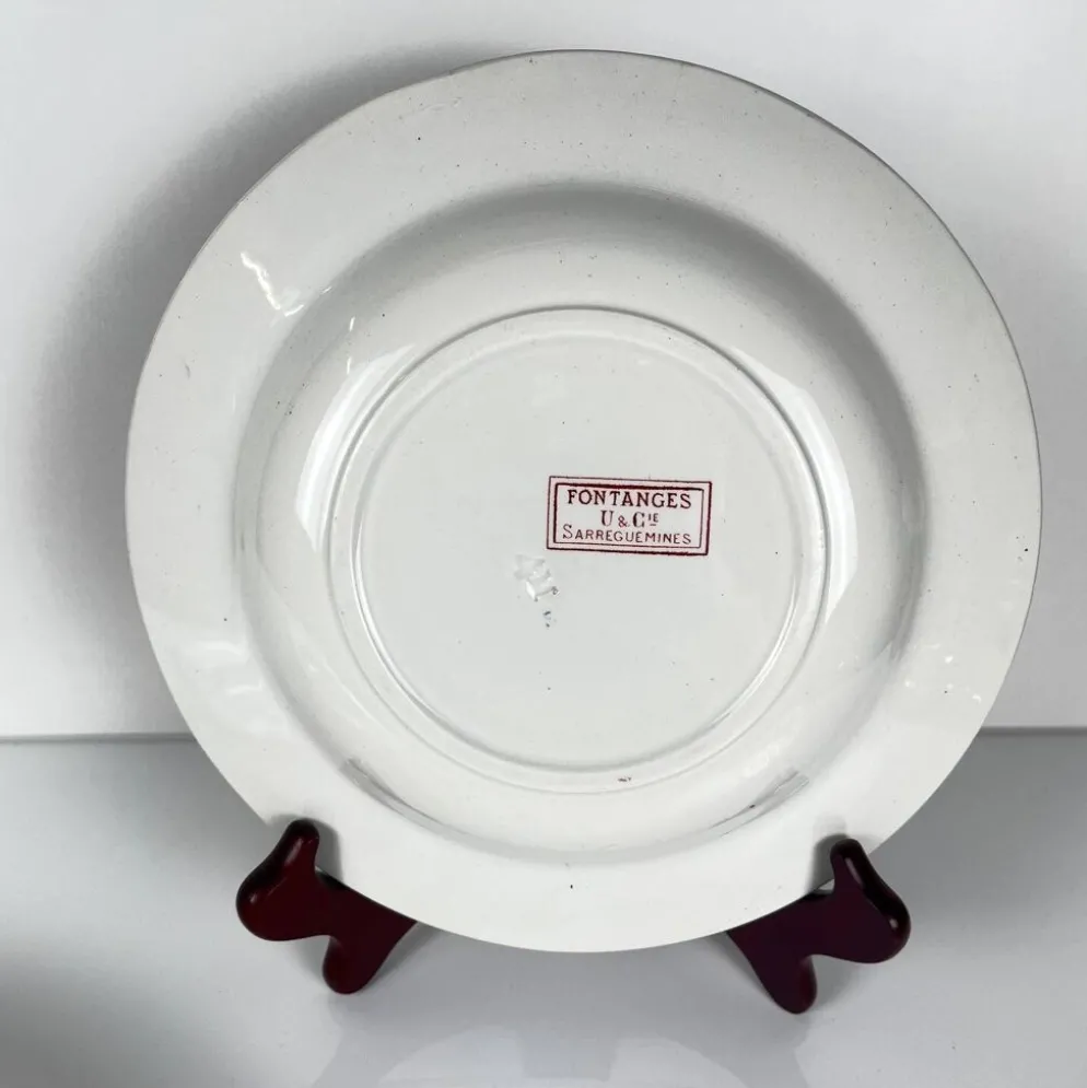 Set de 3 assiettes creuses "Fontange", Sarreguemines, rouge, XIXe