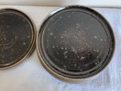 Set de 8 assiettes de potier à dessert en grès noir 1970