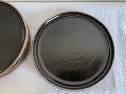 Set de 8 assiettes de potier à dessert en grès noir 1970