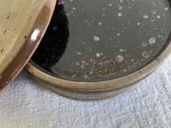 Set de 8 assiettes de potier en grès noir