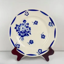 Set de 6 assiettes à dessert demi-porcelaine Badonviller, motif fleurs bleu, début XXe